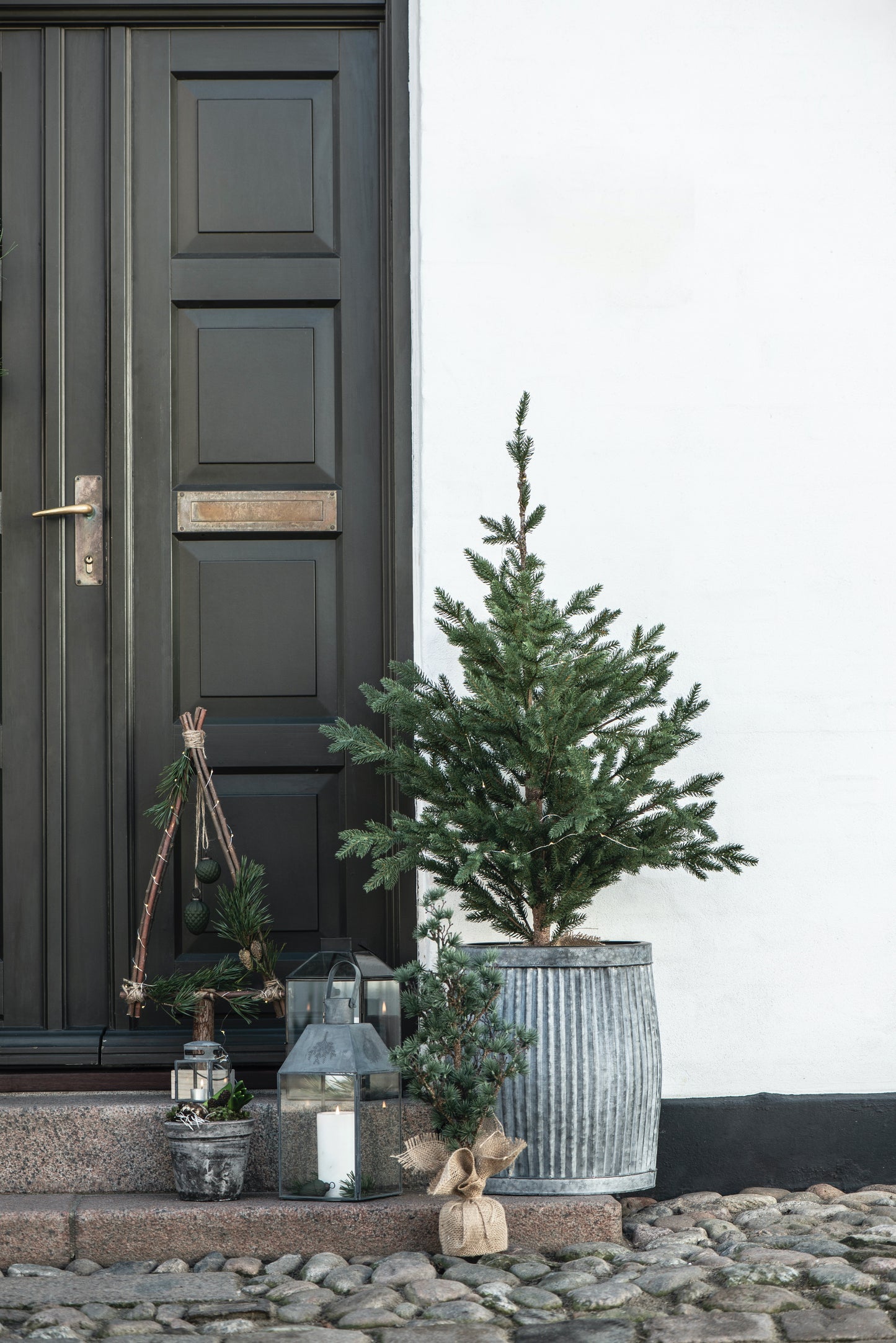 Juletre bundet sammen av kvister Ib Laursen