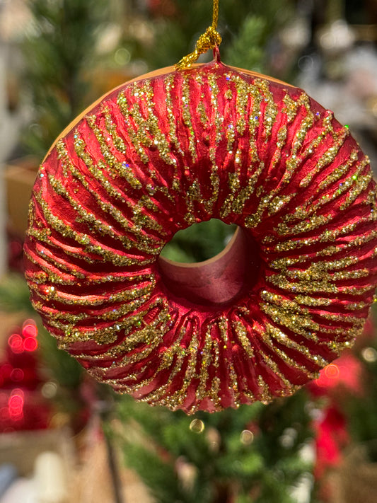 Doughnut rød med gull Filipiniana