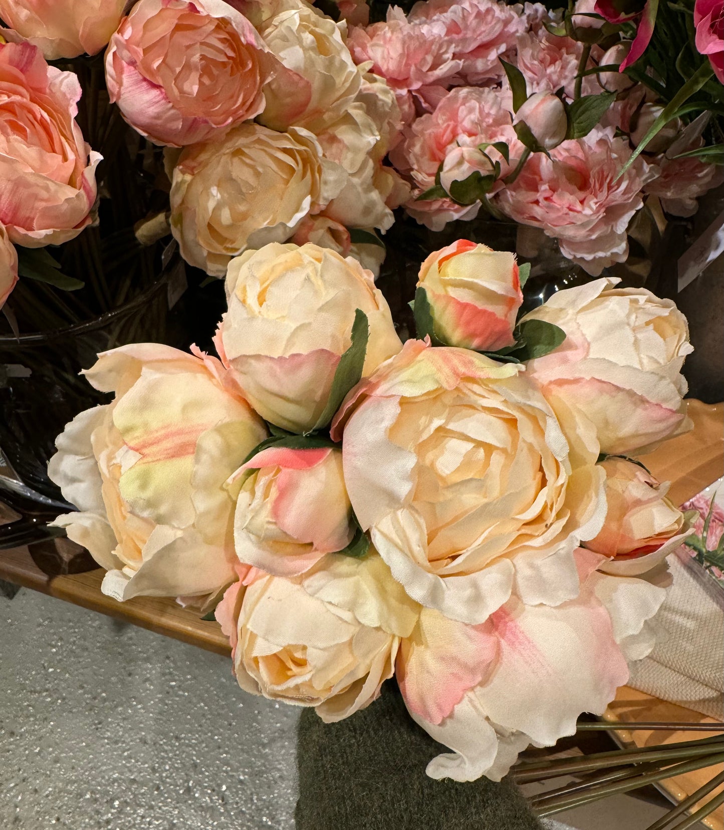 Pioner rosa krem bukett 9stk EDG Enzo de Gasperi