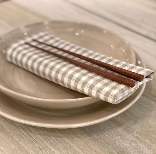 Tøyserviett rutet beige Bruka design