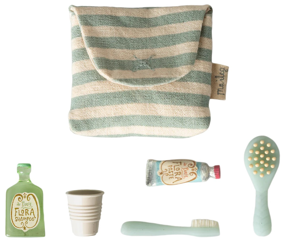 Toalettmappe mint med utstyr Maileg