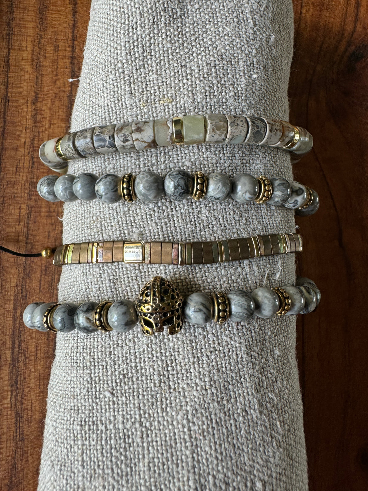Armbånd grått Nordic Collection beige toner Nordic Icon