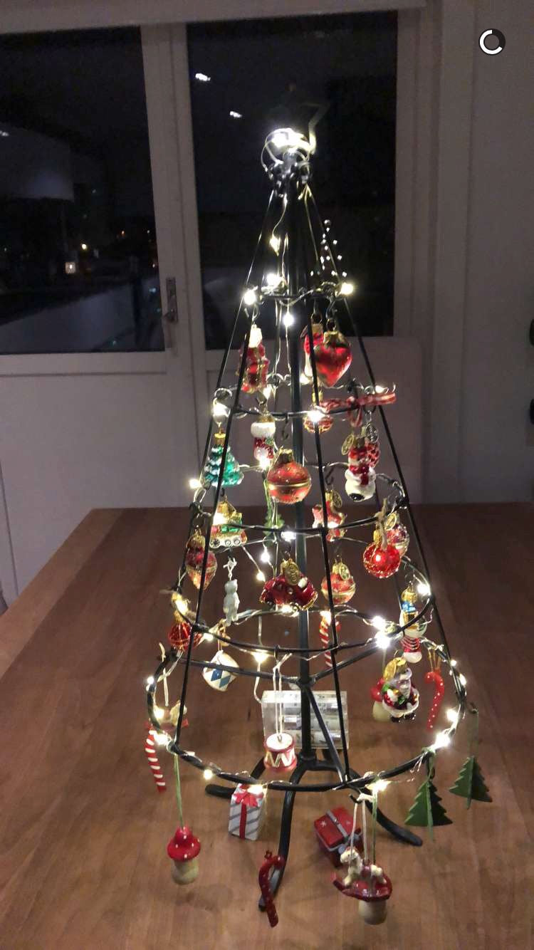 Juletre sort 1 igjen Ib Laursen