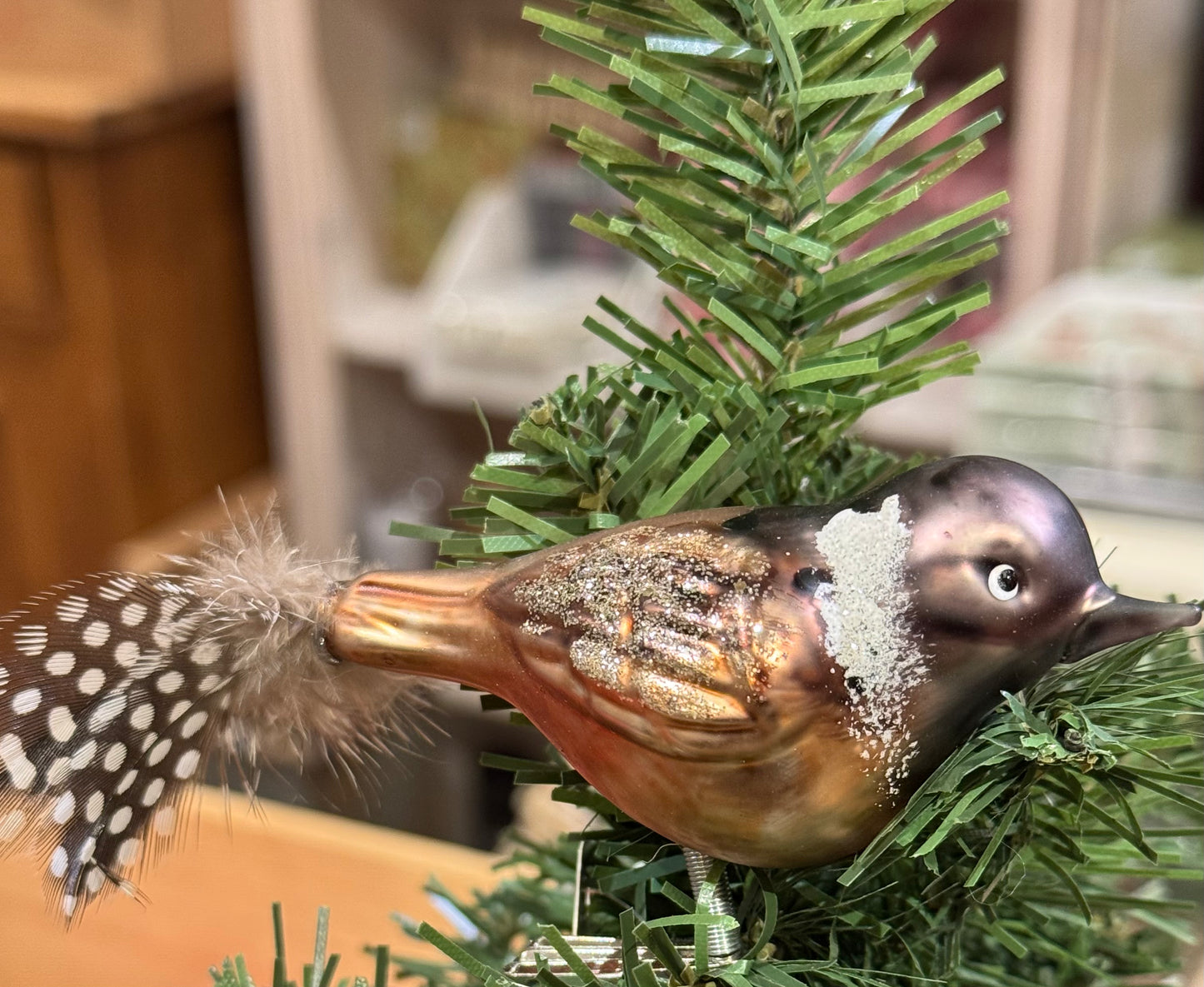 Julekule fugl på klype gull brun The Moshi
