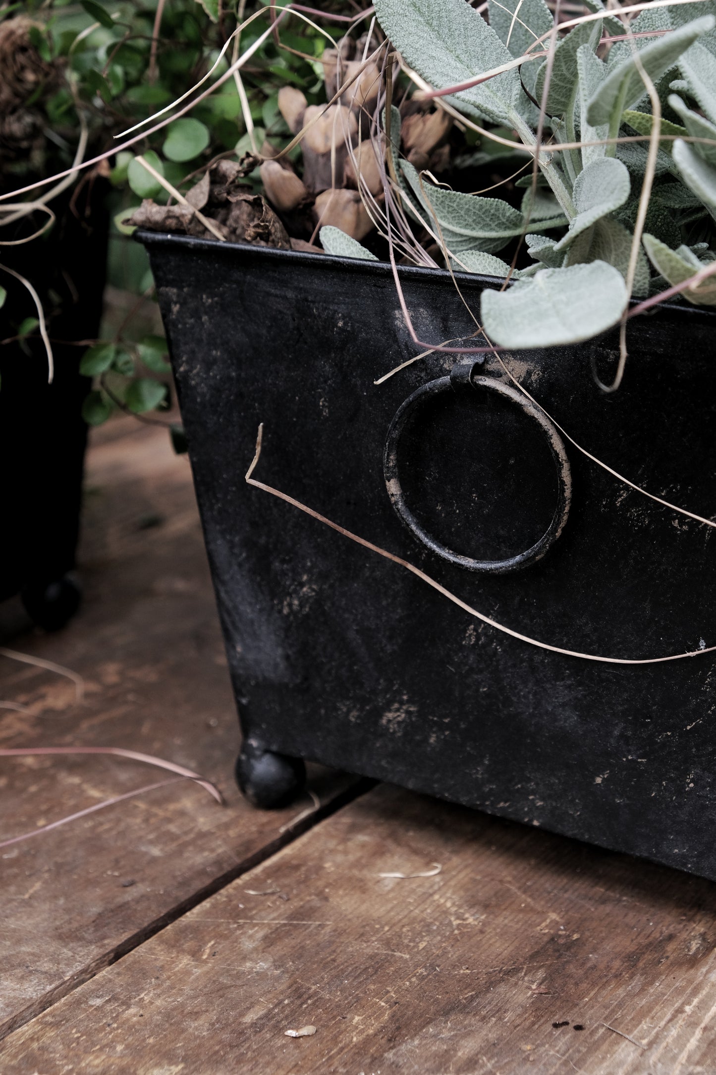 Potter avlange  Holmö  I am interiør