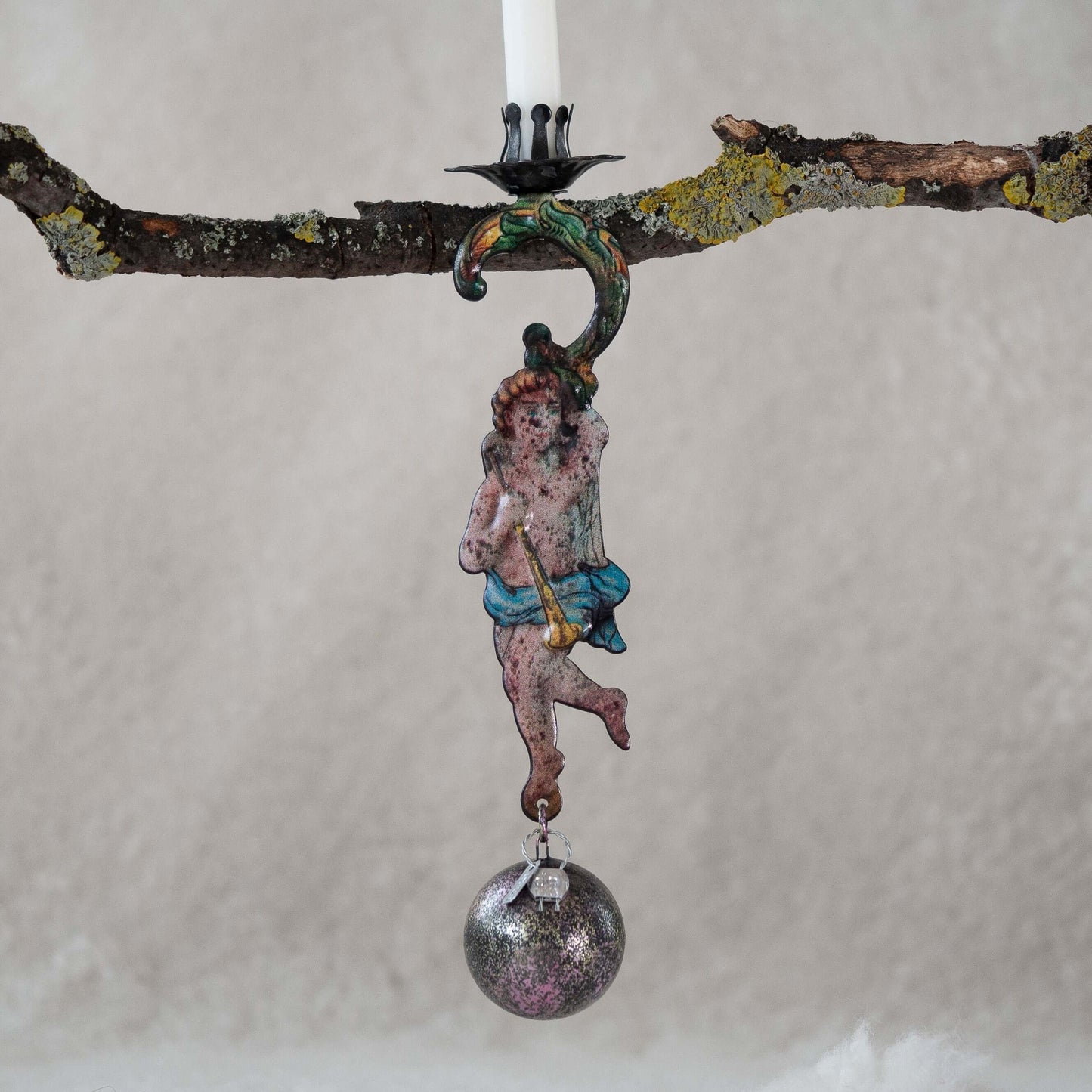 Lysestake Faun Deus Living
