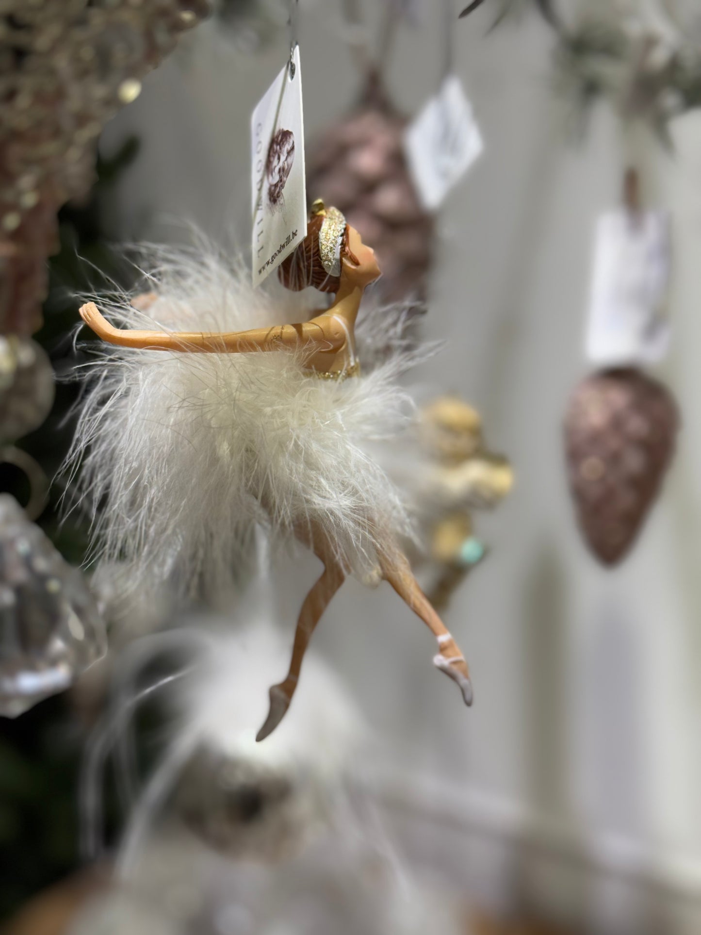 Ballerina hvite fjær 19 cm Goodwill