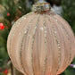 Julekule rosa blekrosa striper i gull 8 cm Alot Design