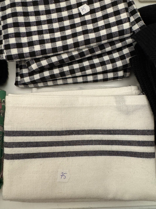 Kjøkkenhåndkle hvitt sorte striper Bruka Design