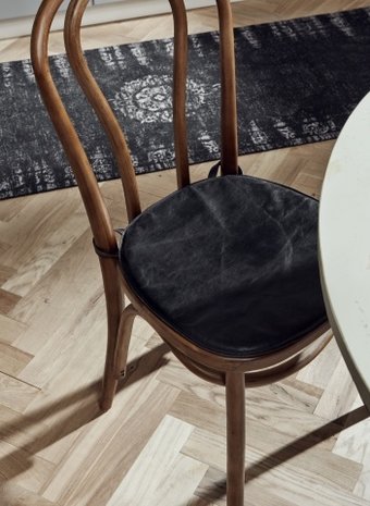 Setepute sort skinn Nordal
