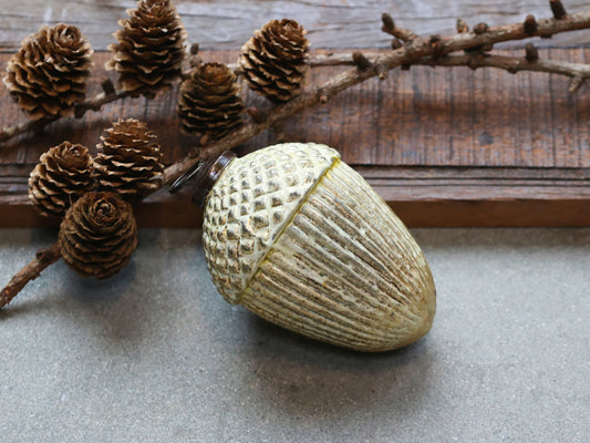 Julekule nøtt antikk matt messing farge  Chic Antique