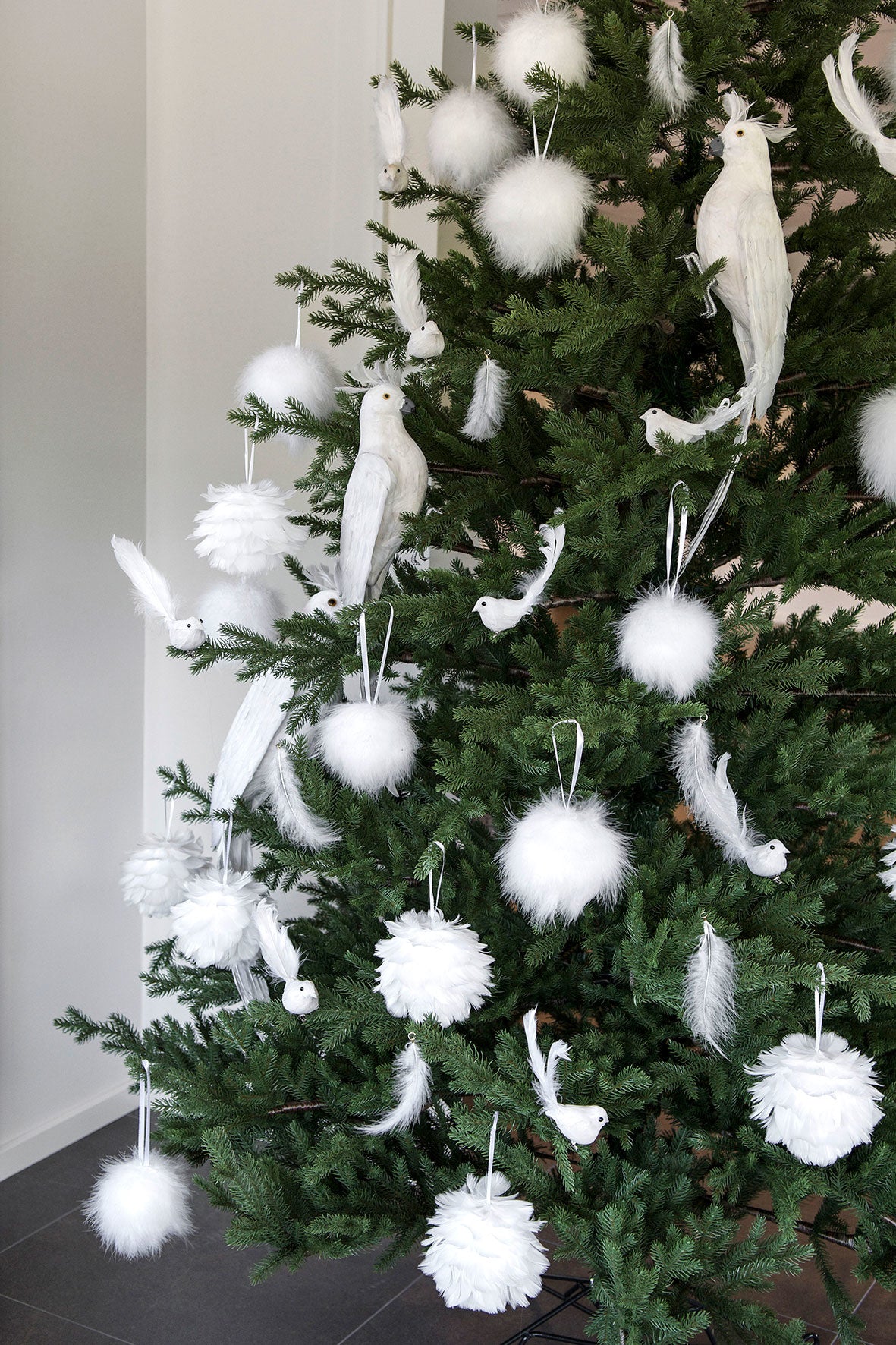 Julekule hvit offwhite fjærball Alot Design